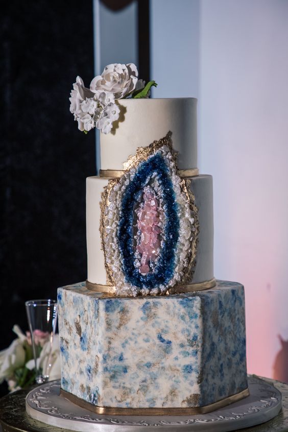 推介10款超夢幻水晶結婚蛋糕