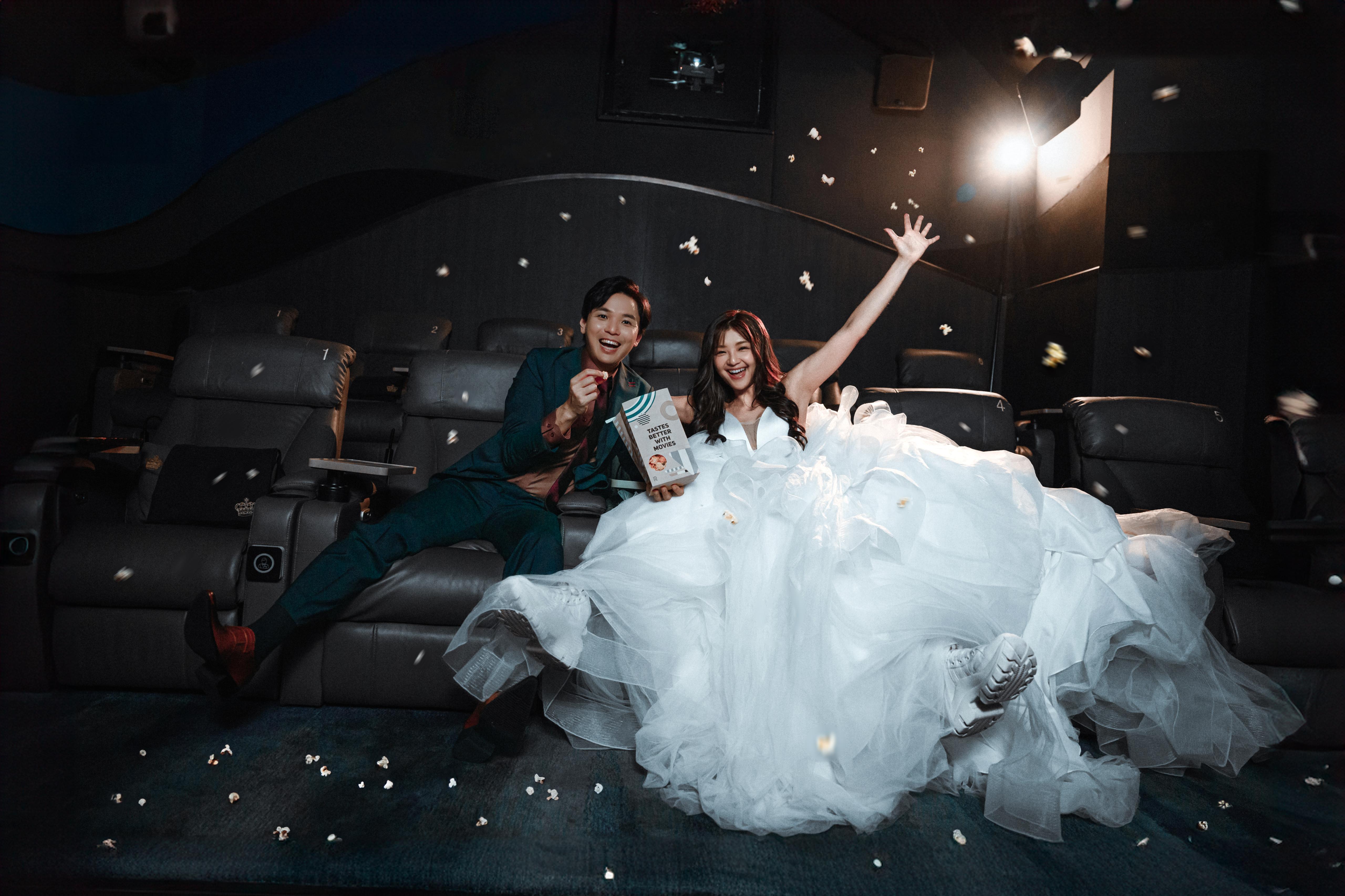 -真實新人分享：「攝影師好專業，仲好配合我哋，同我哋一齊玩特效，影落雨嘅效果，甚至喺behind the scene條片入面放咗我最鍾意嘅 Final Fantasy音樂🌟」