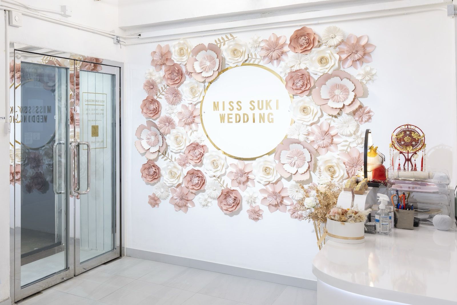 大推香港2024年新開過千呎婚紗店！